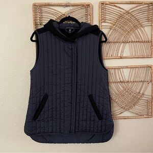 Eileen Fisher Black Quilted Hooded Vest Women's Sz S‎ B23